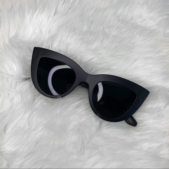 Black Matte Cat Eye Sunglasses [SOLD] - Picture 5 of 5